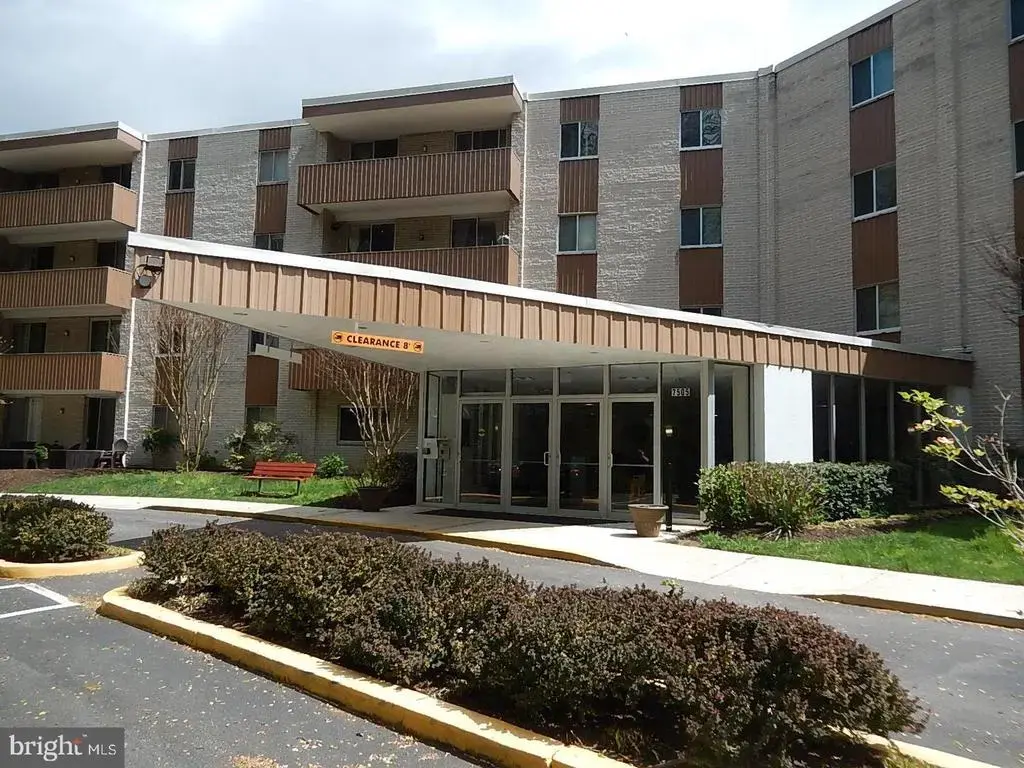 7505 Democracy Blvd #a-122, BETHESDA