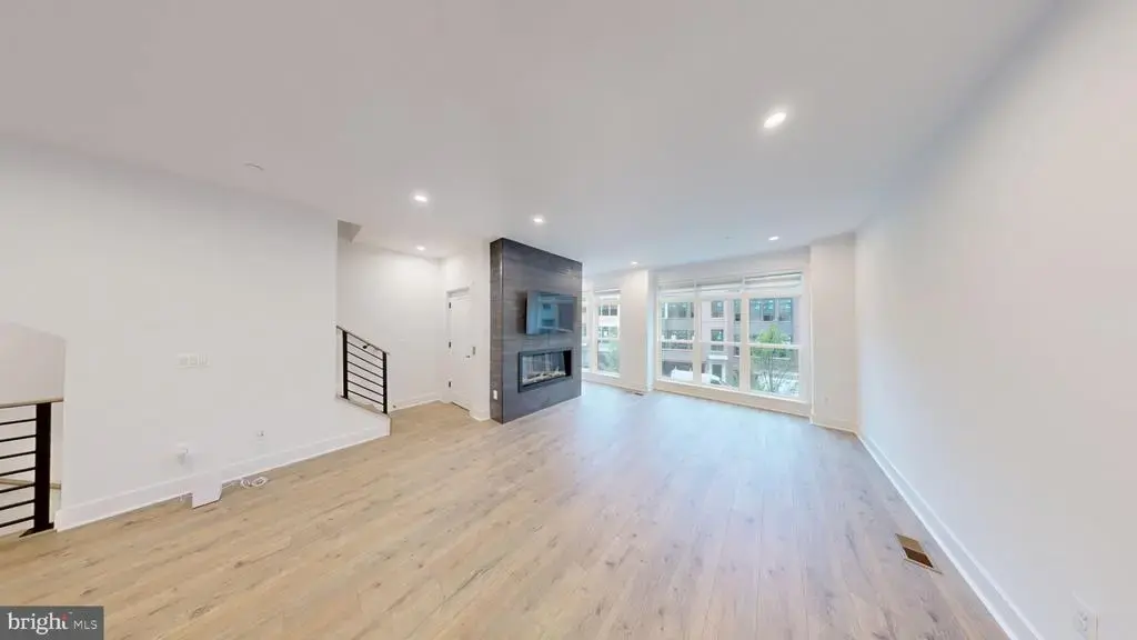5617 Vermillion Cir, BETHESDA