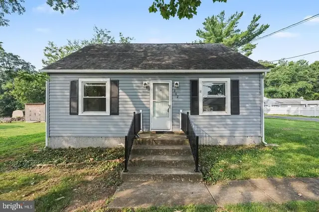 302 E Chatham St, Fredericksburg