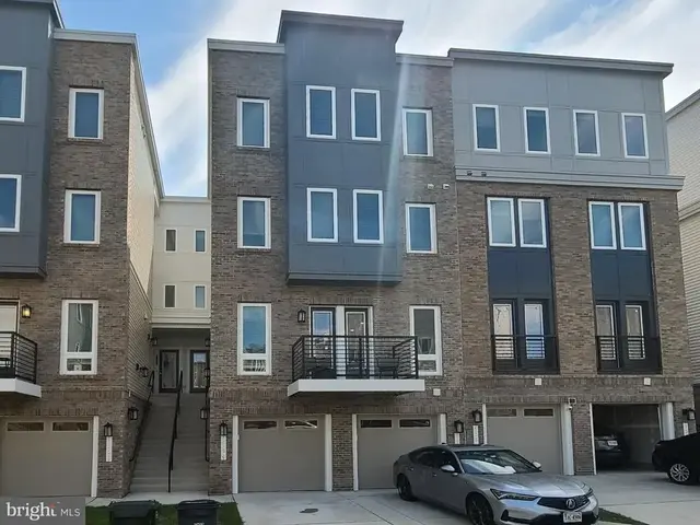 1356 Rail Stop Dr, Woodbridge