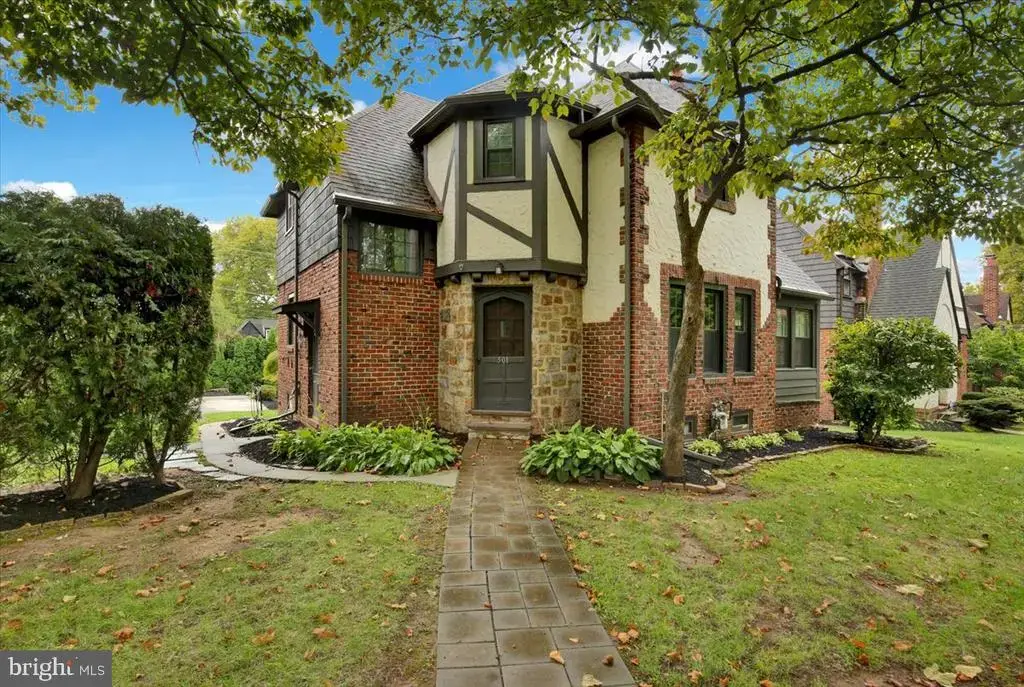 501 Sunset Rd, WEST READING