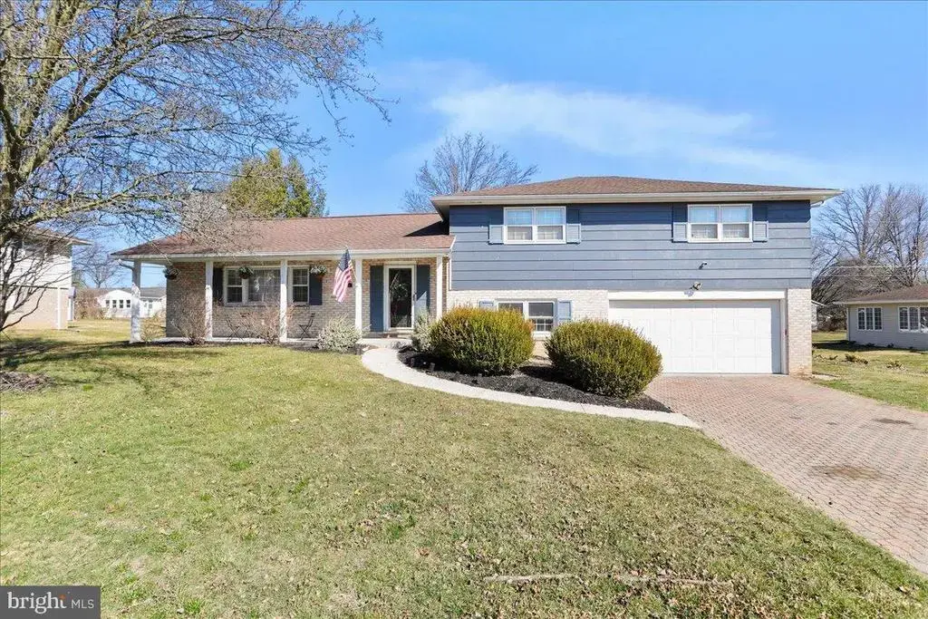 173 Colonial Dr, CHAMBERSBURG