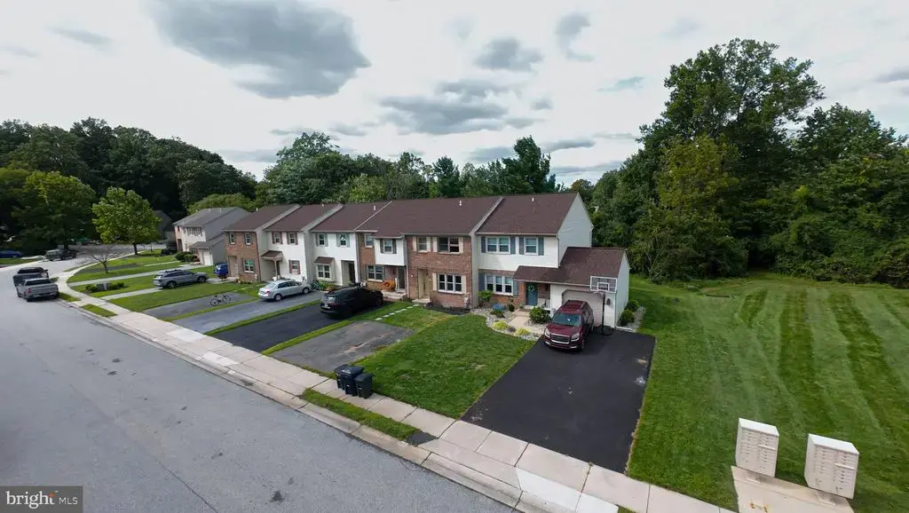 221 Sulky Way, CHADDS FORD