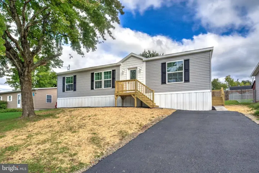 1253 Dauphin Rd, BIRDSBORO