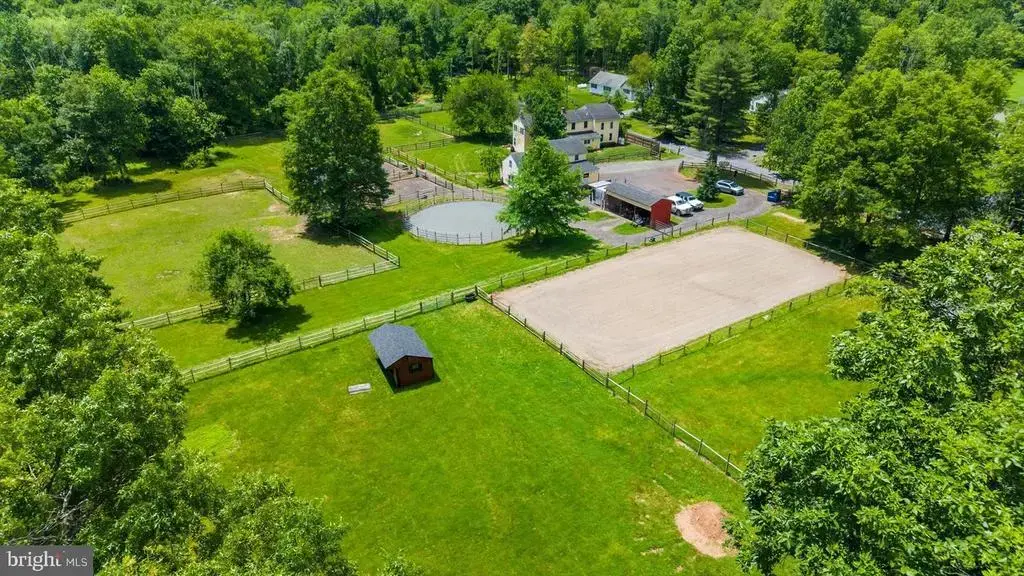 179 Lindbergh Rd, HOPEWELL