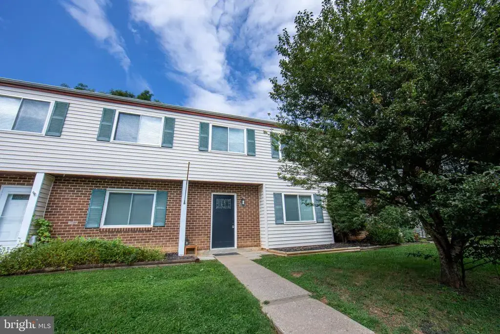 4301 White Oak Ct #4301, HAMPSTEAD