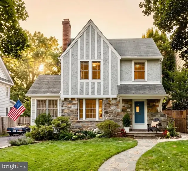 4418 Ridge St, Chevy Chase