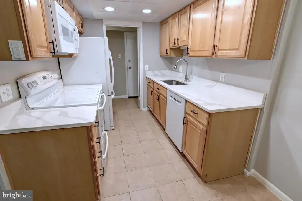 11658 Stoneview Sq #2b, RESTON