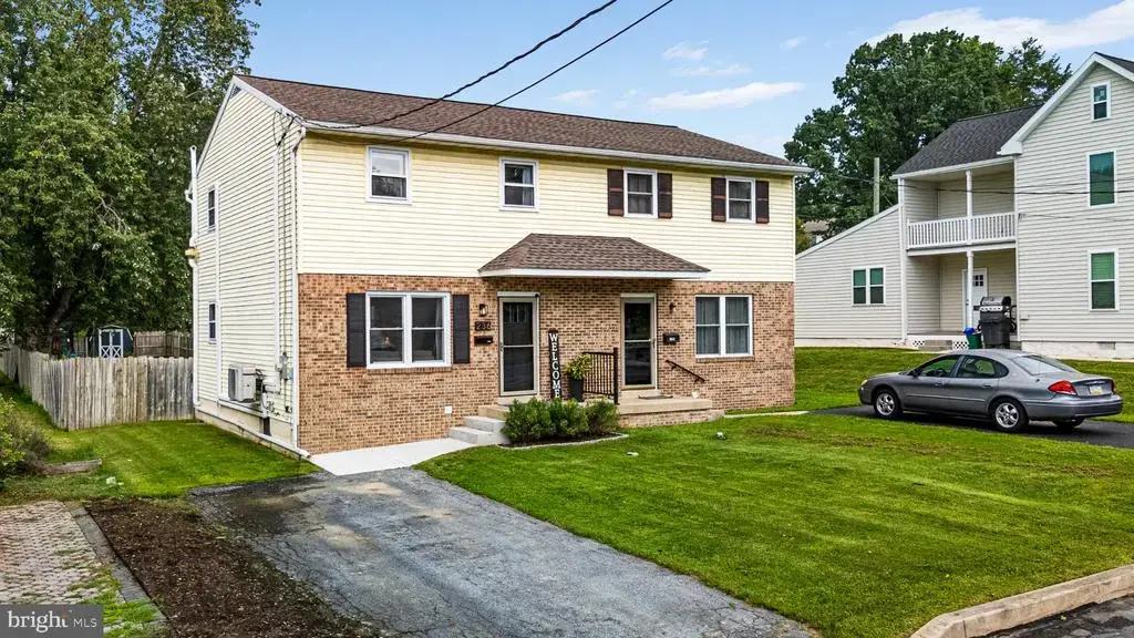 236 N Market Ave, MOUNT JOY