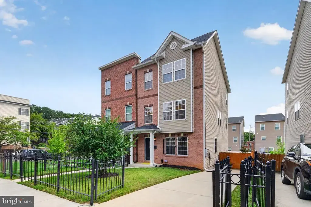 4292 S South Capitol Ter Sw, WASHINGTON