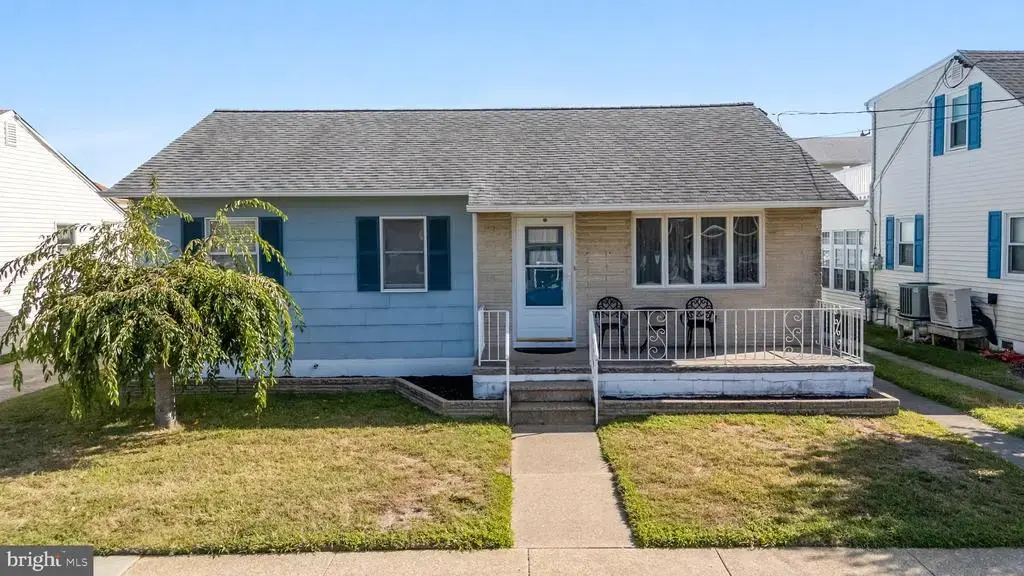 107 E Hollywood Ave, WILDWOOD