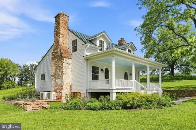793 Quaintance Rd, Woodville