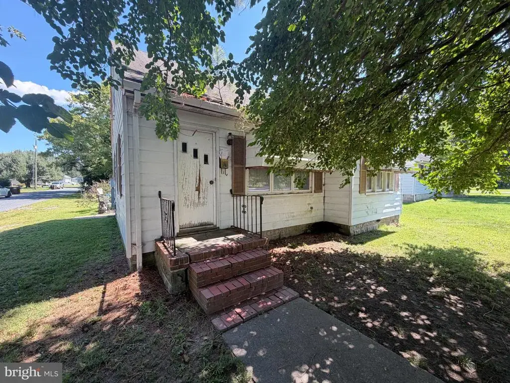 1210 Race St, CAMBRIDGE
