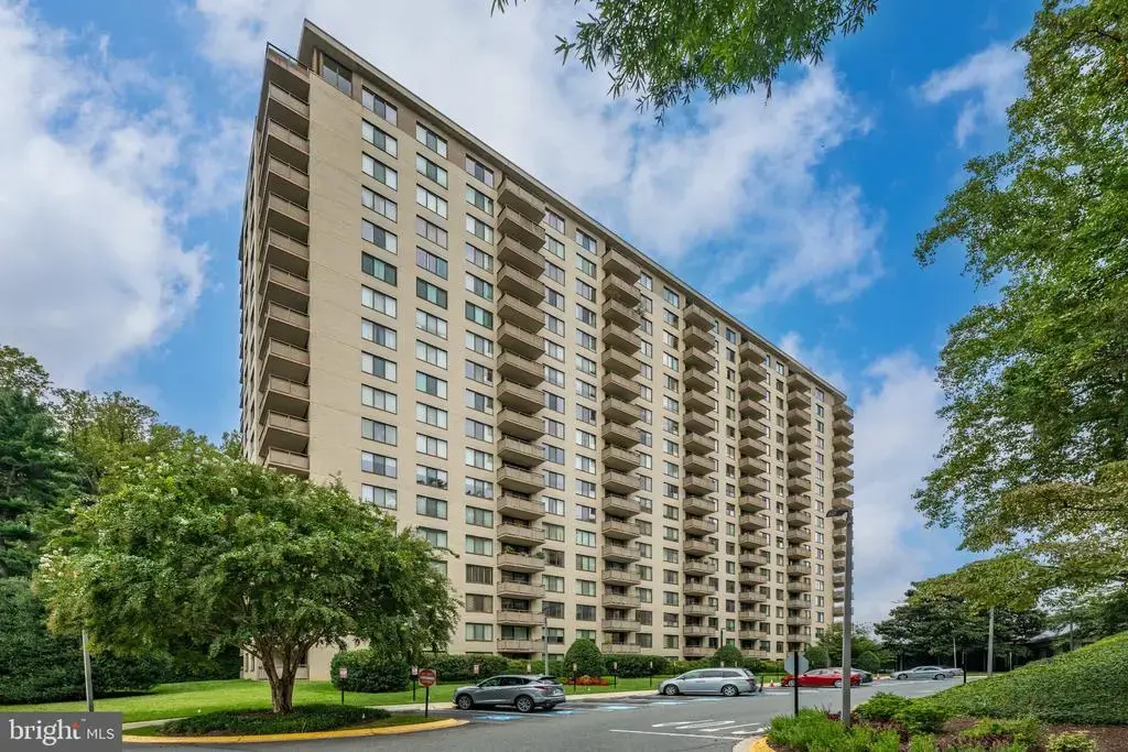 5225 Pooks Hill Rd #910n, BETHESDA