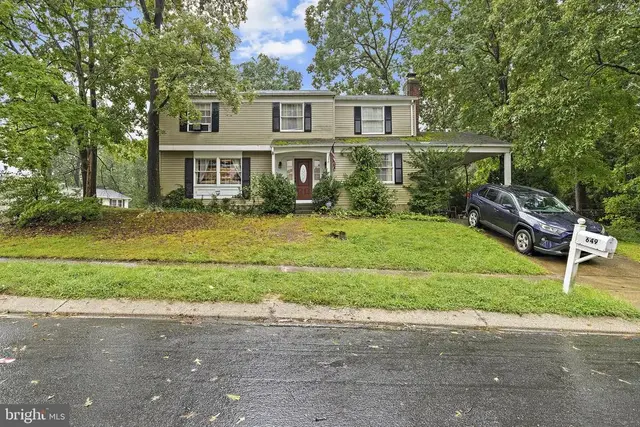 649 Parkland Pl, Glen Burnie