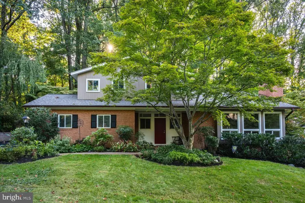 9115 Santayana Dr, FAIRFAX
