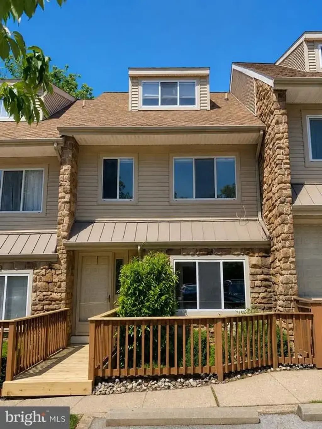 326 Brigade Ct, CHESTERBROOK
