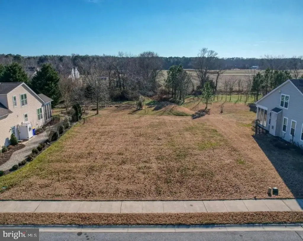 23789 Pembroke Ln, MILLVILLE