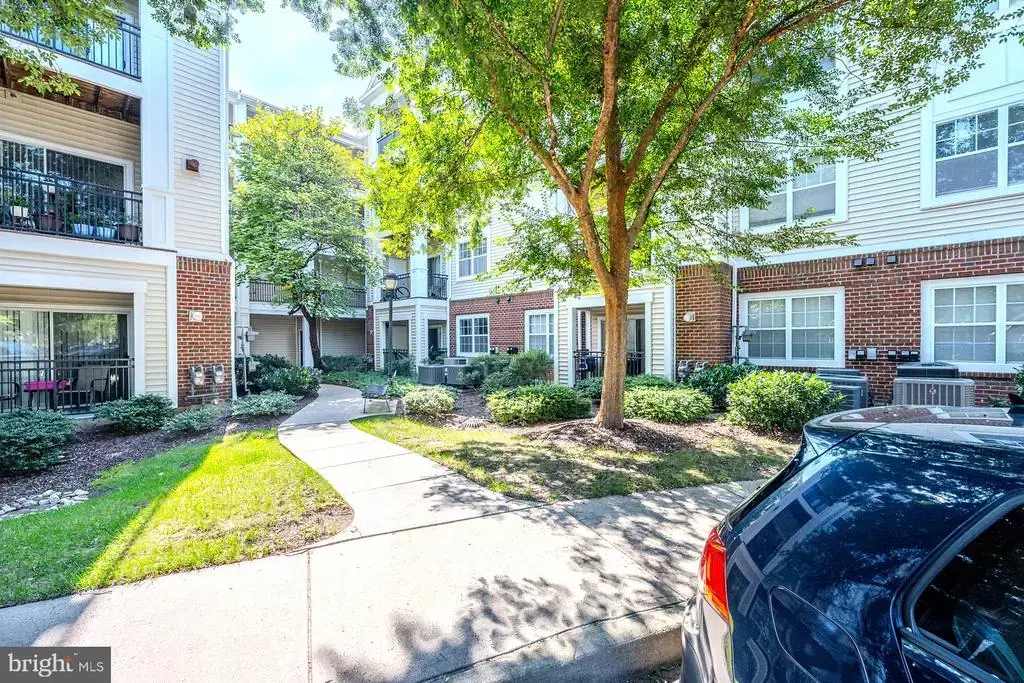 12925 Centre Park Cir #207, HERNDON