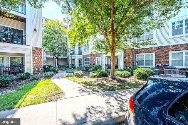 12925 Centre Park Cir #207, Herndon
