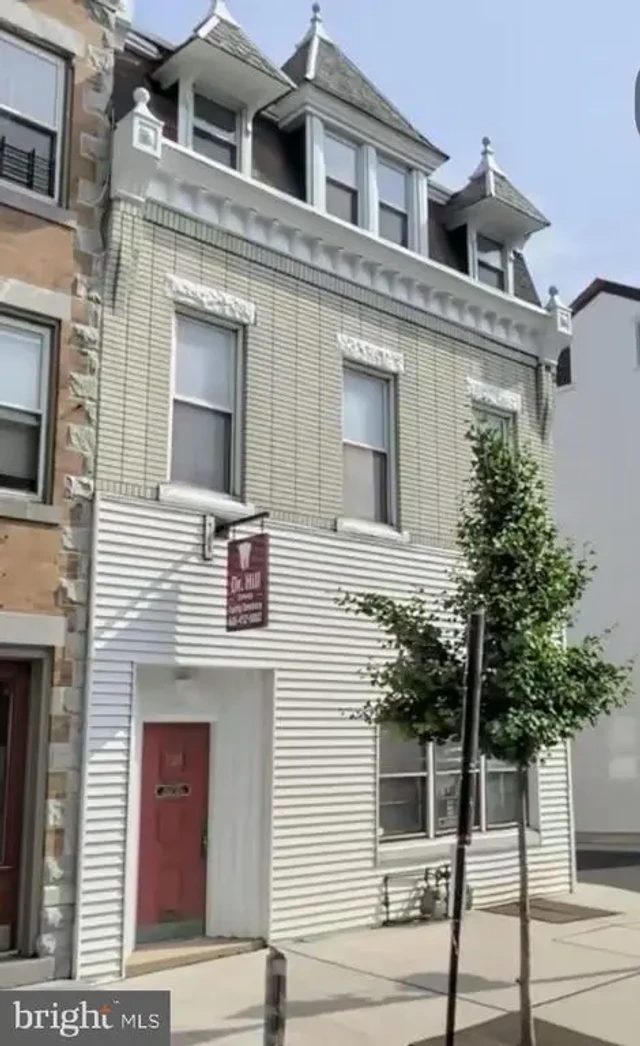 1120 Hamilton St, Allentown
