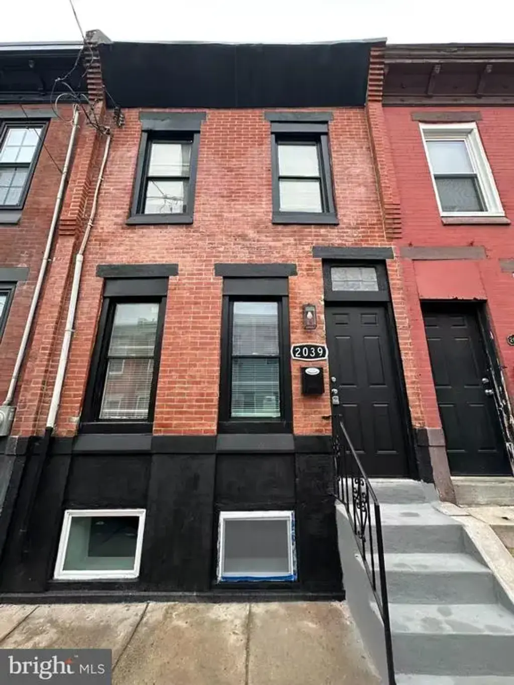 2039 Sigel, PHILADELPHIA