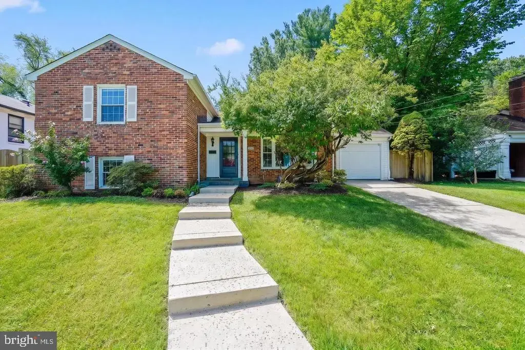 5006 Benton Ave, BETHESDA