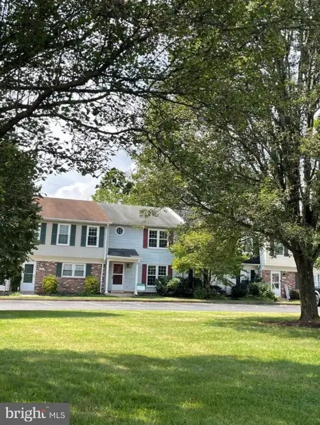 410 Forest Ct, Warrenton