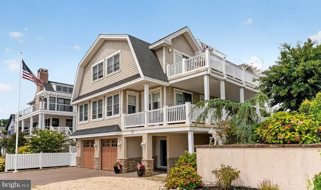 17 Randolph Ave, STRATHMERE