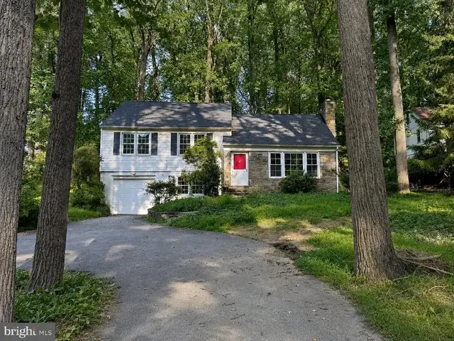723 Old Eagle School Rd, Wayne