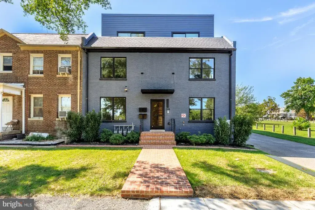 224 21st Ne #4, WASHINGTON
