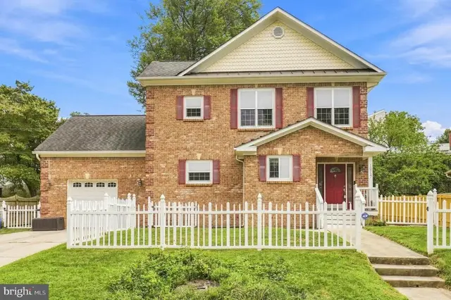 10717 Bentley Ln, Kensington