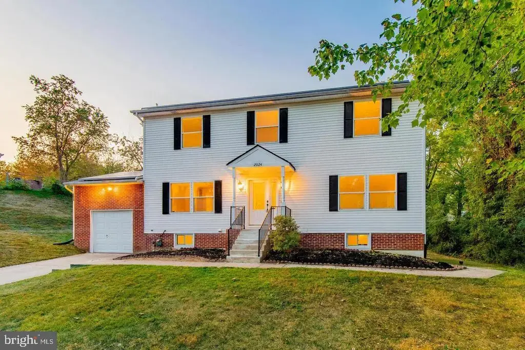 2024 Evansdale Dr, HYATTSVILLE