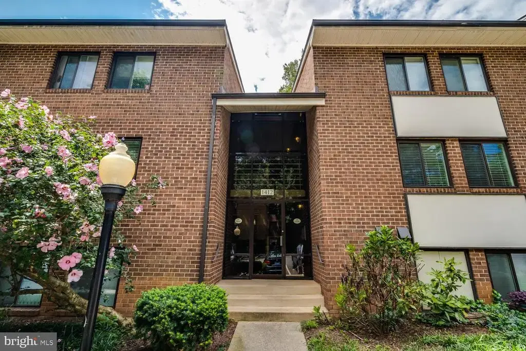 1412 Northgate Sq #1b, RESTON