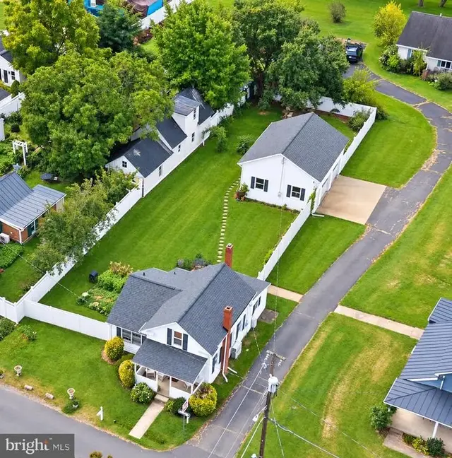 12 E Pennsylvania Ave E, Lovettsville