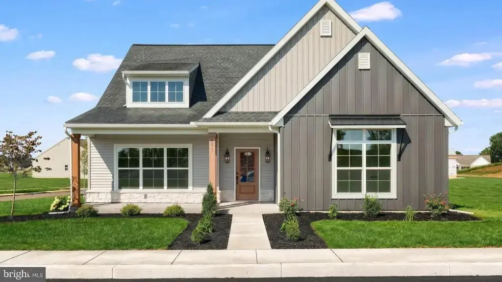 401 Stickley Dr, MECHANICSBURG