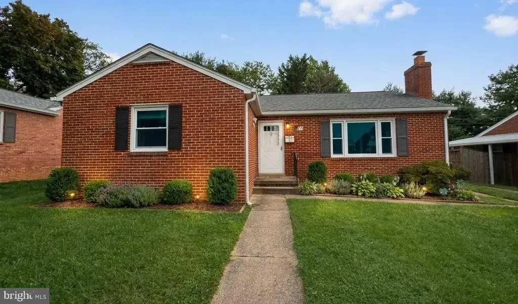 912 Shawnee Dr, FREDERICK