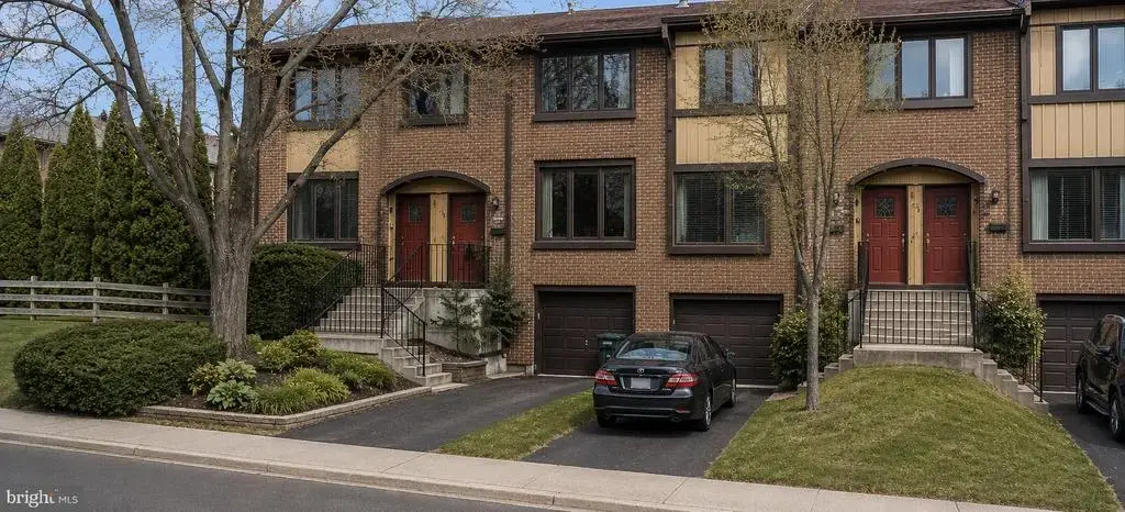 3257 Durham Pl #w, SOUTHAMPTON