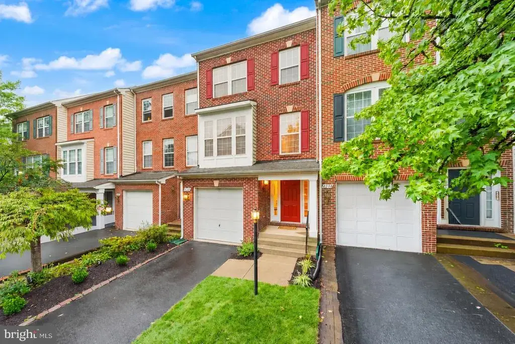 4220 Kerrigan Ln, FAIRFAX