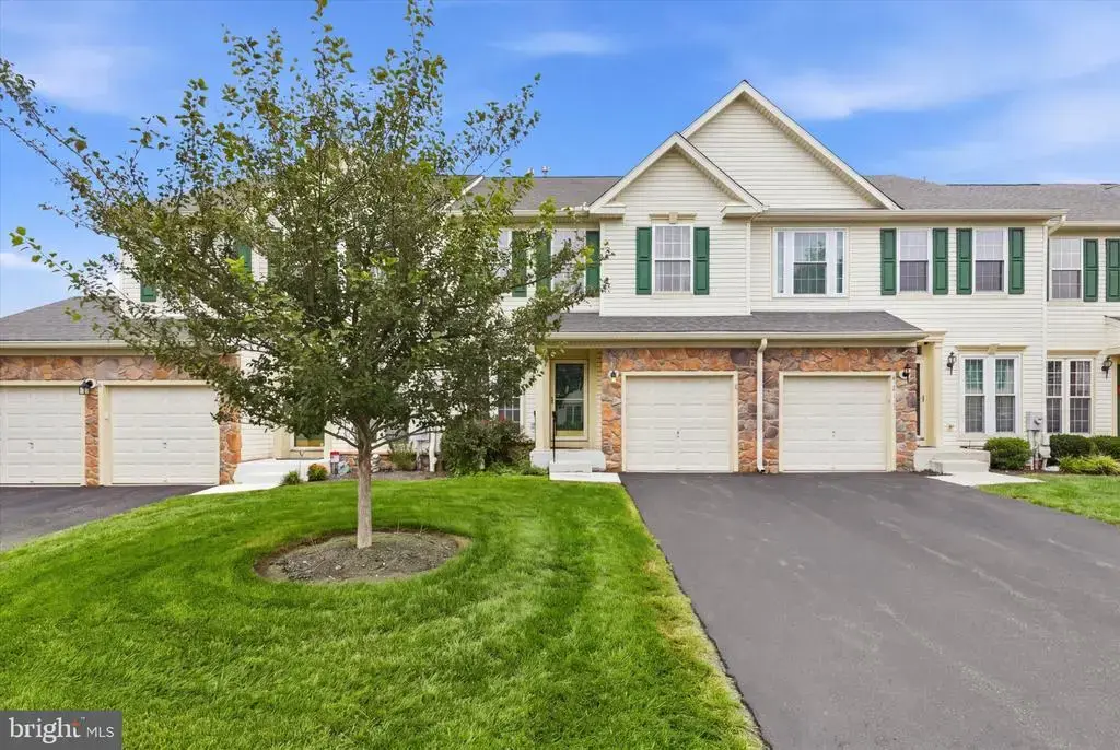 712 Wisteria Dr, WARRINGTON