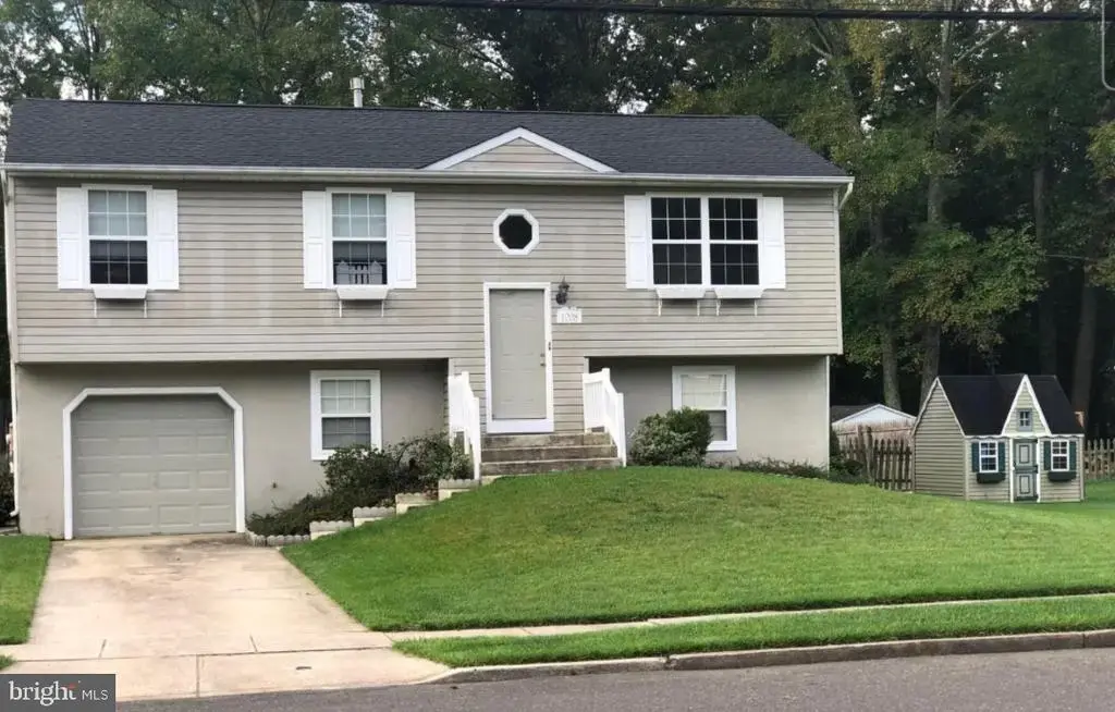 1008 Brown Ln, CLAYTON
