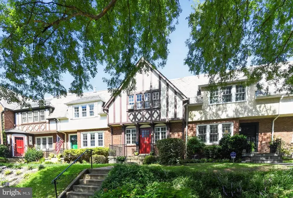 4459 Greenwich Pkwy Nw, WASHINGTON
