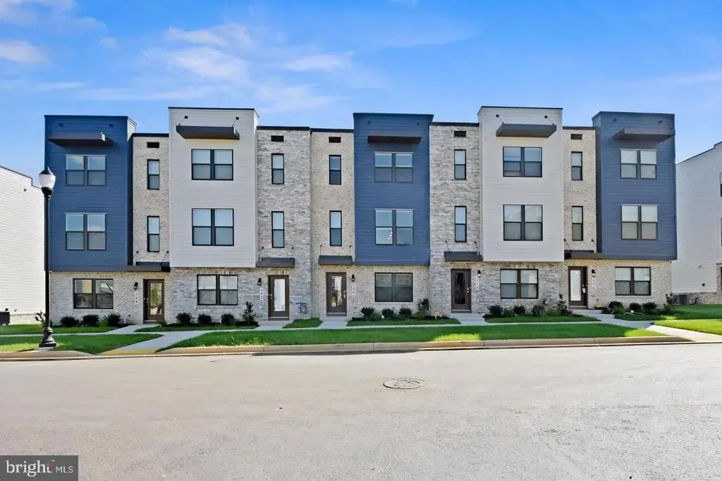 418 Carroll Walk Ave, FREDERICK