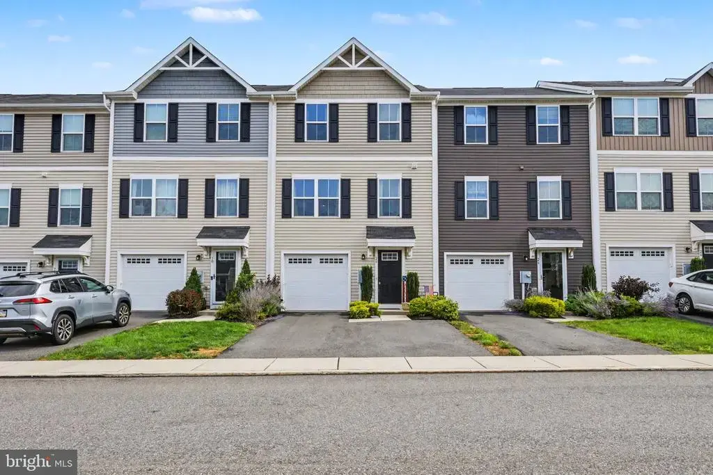 28 Castle Dr #, GILBERTSVILLE