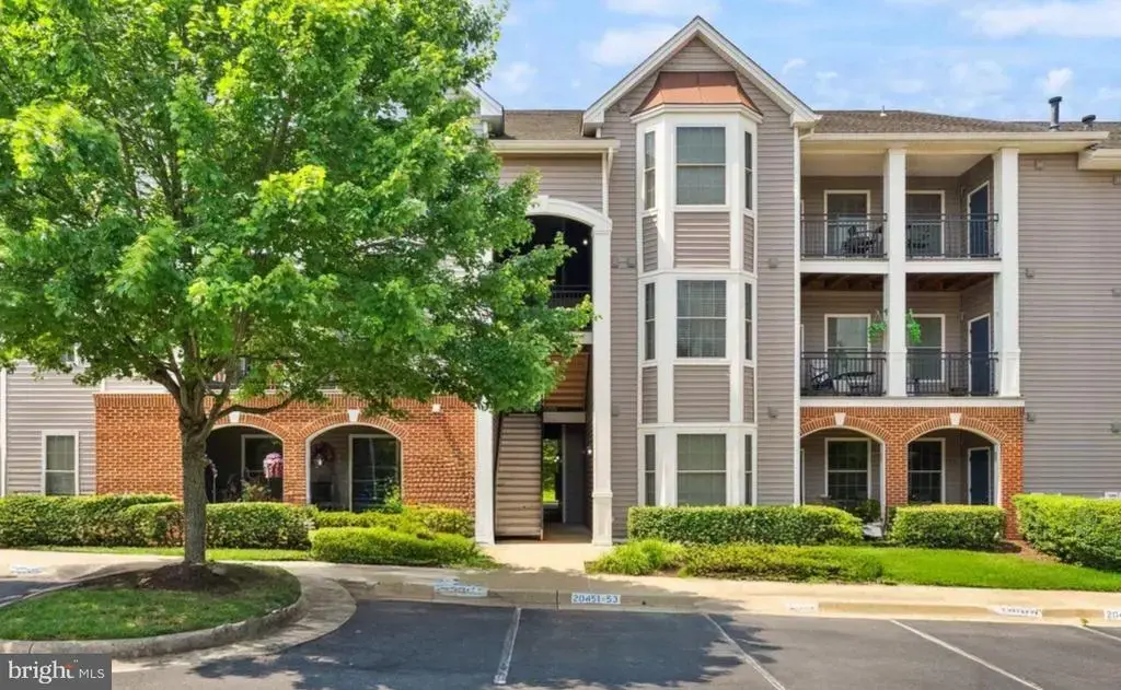 20453 Chesapeake Sq #103, STERLING