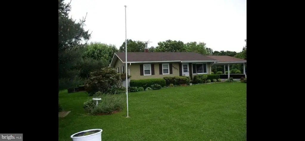 17601 Burdette, GERMANTOWN