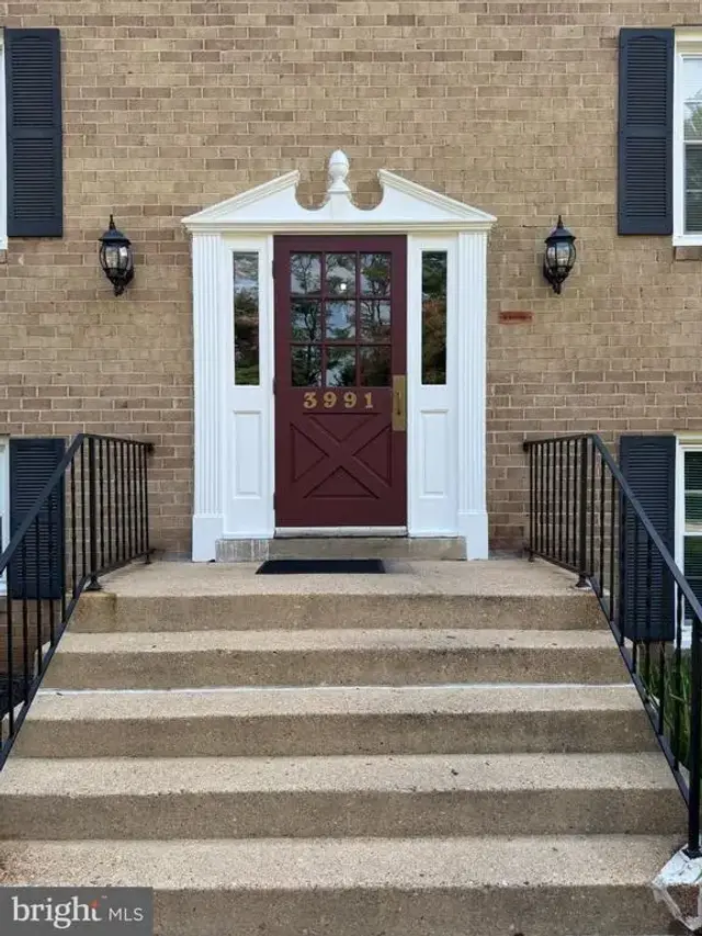 3991 Lyndhurst Dr #204, Fairfax