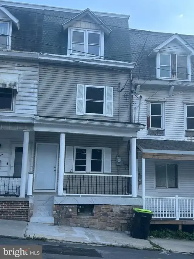 1017 Laurel Blvd, Pottsville