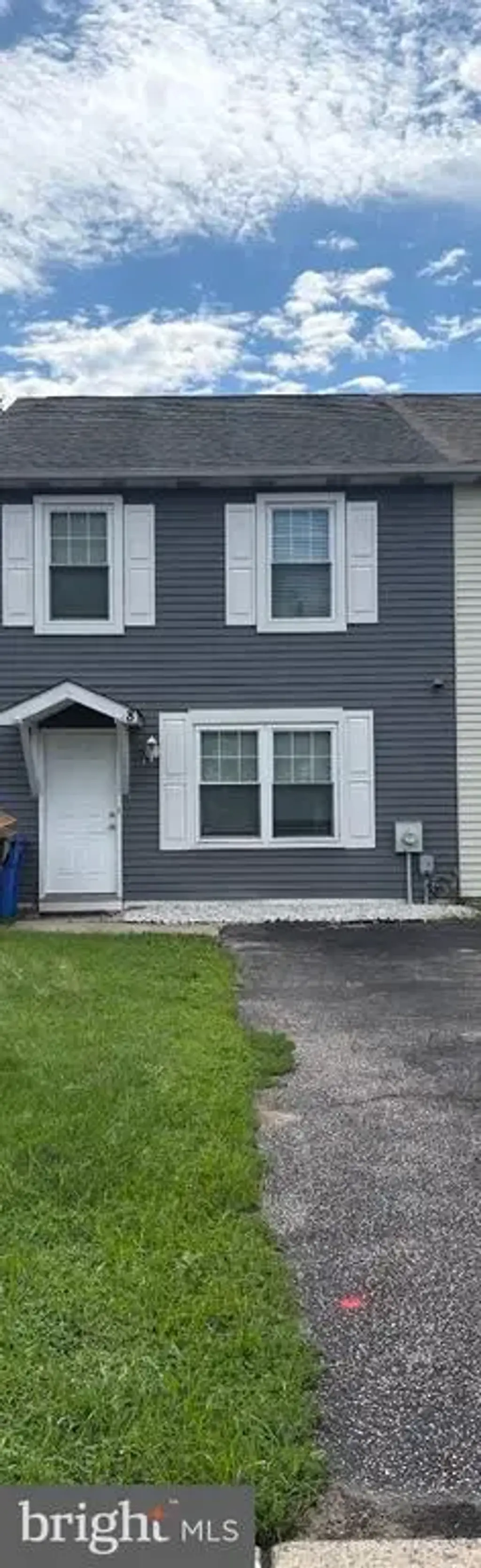 8 E 4th St, BURLINGTON