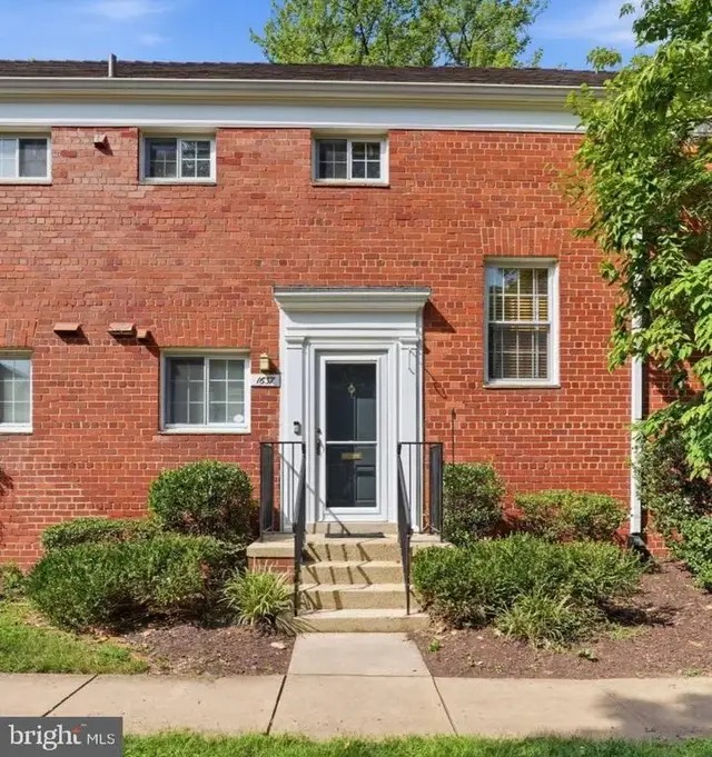 1637 Mt Eagle Pl, Alexandria